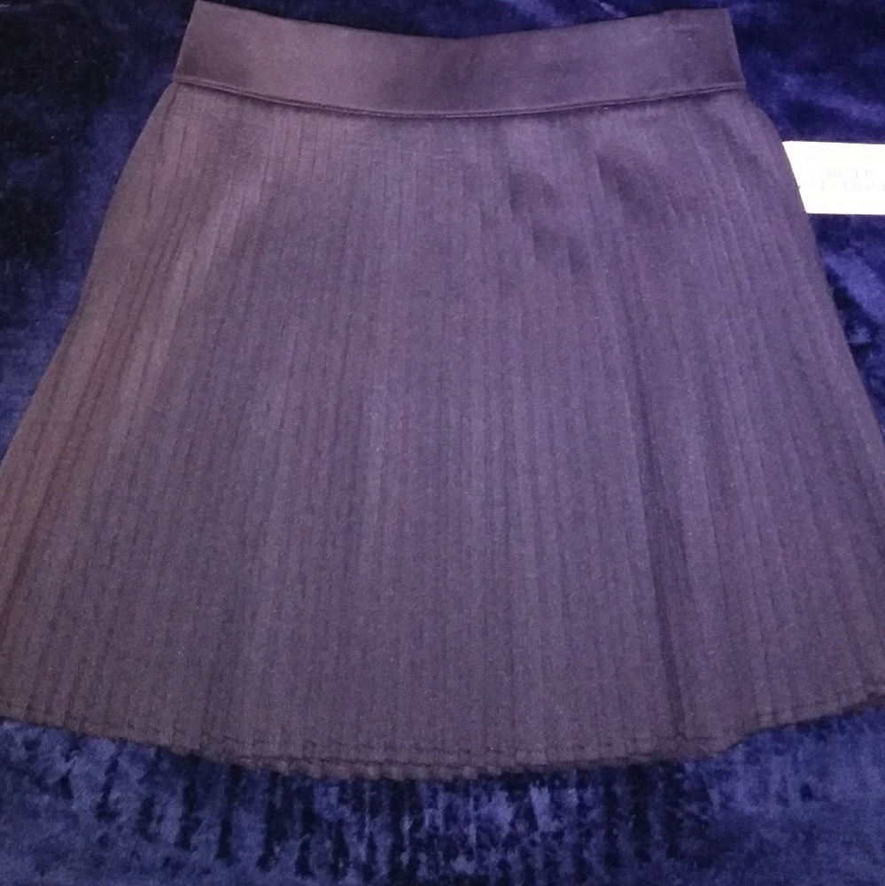 Forever 21 Pleated mini skirt🌚 NEW